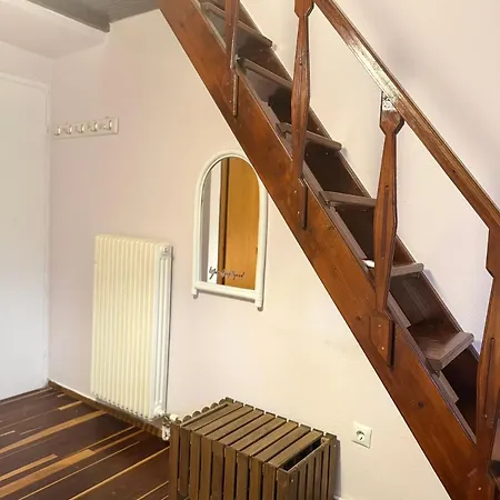 Loftelia Escape - Between Delphi And Galaxidi