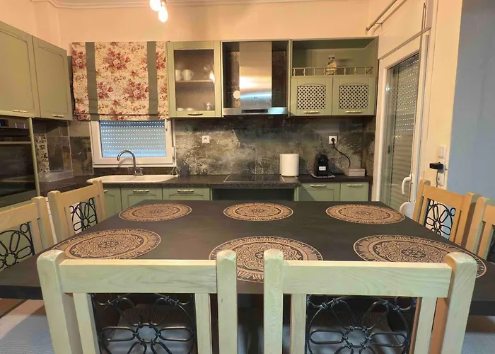 Loftelia Escape - Between Delphi And Galaxidi