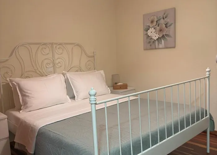 Loftelia Escape - Between Delphi And Galaxidi