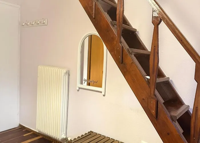 Loftelia Escape - Between Delphi And Galaxidi